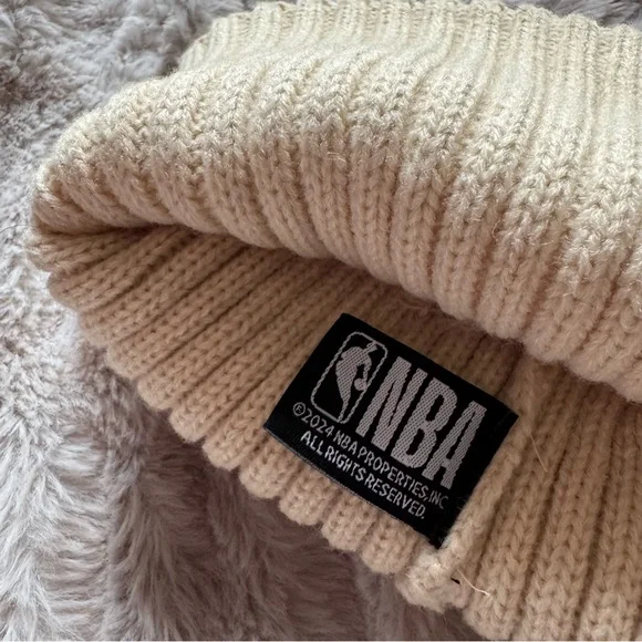 NBA Toronto Raptors Ribbed Beanie - Picture 4 of 5